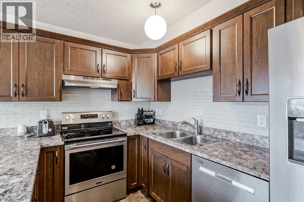 25, 99 Midpark Gardens SE
