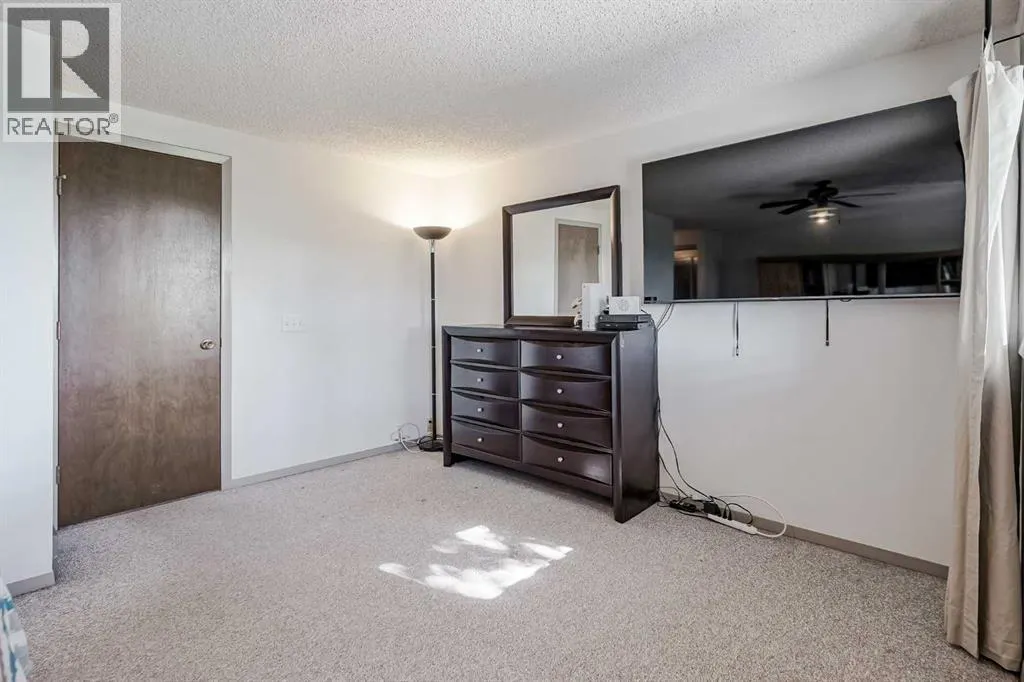 25, 99 Midpark Gardens SE