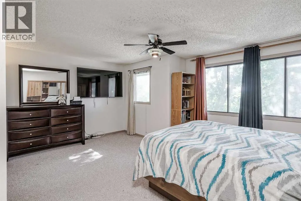 25, 99 Midpark Gardens SE