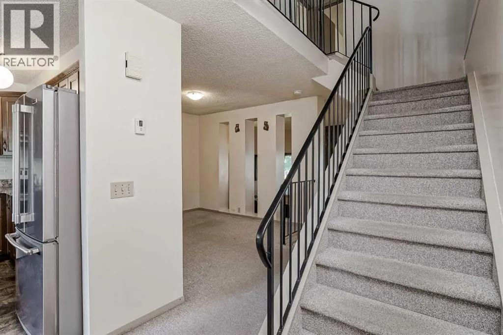 25, 99 Midpark Gardens SE