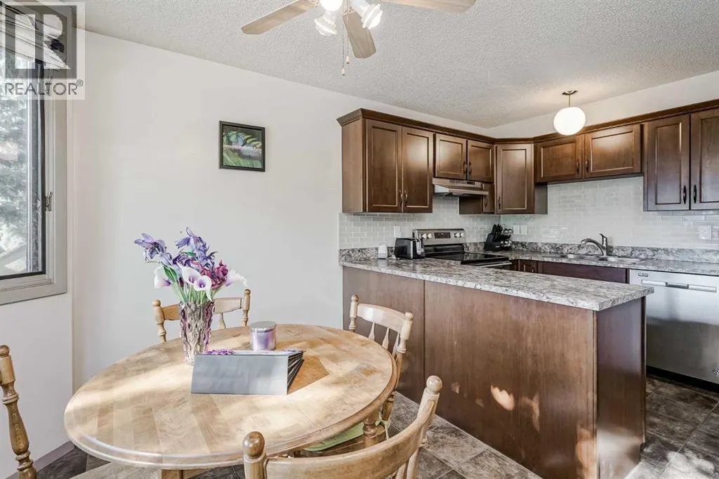 25, 99 Midpark Gardens SE