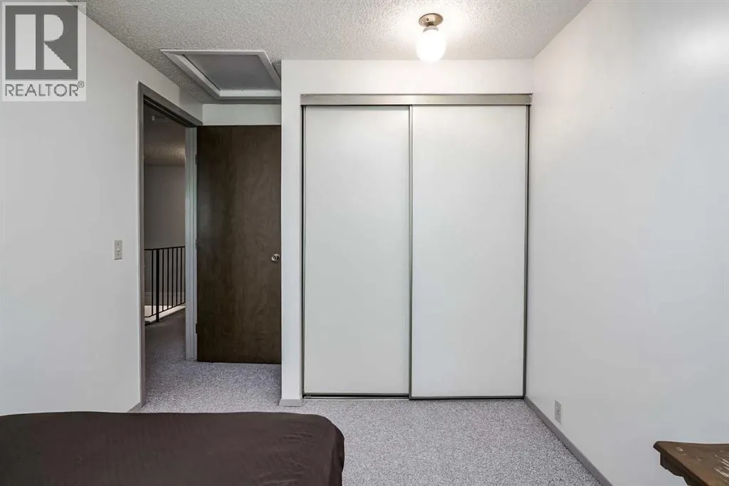25, 99 Midpark Gardens SE