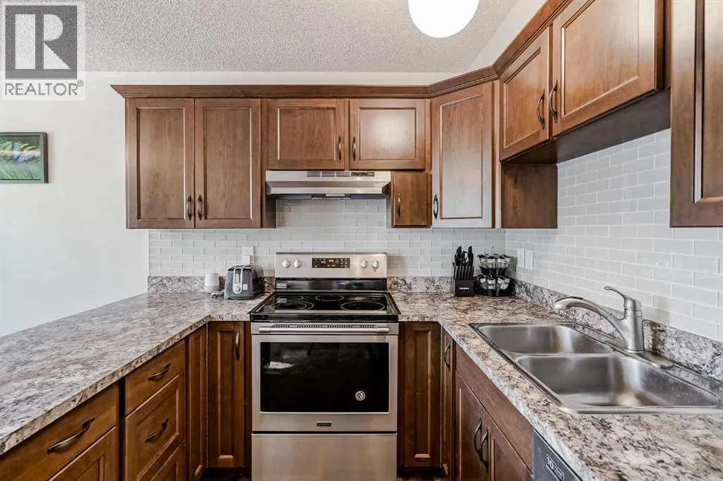 25, 99 Midpark Gardens SE