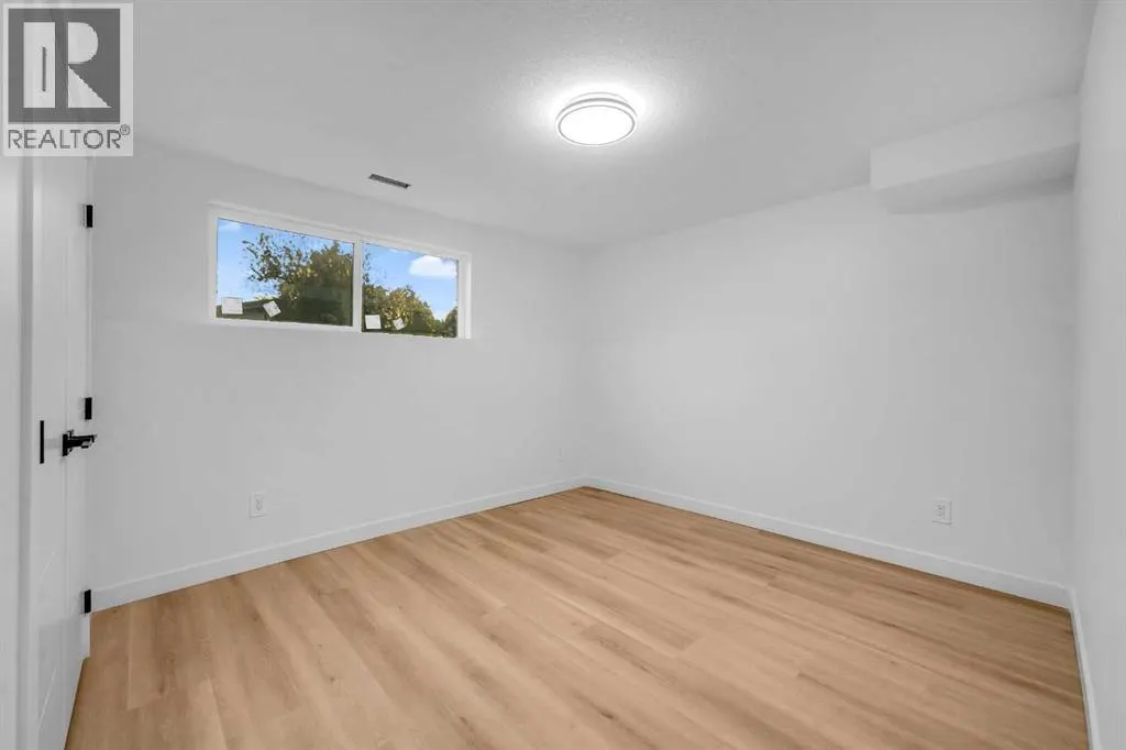 423 Queensland Circle SE