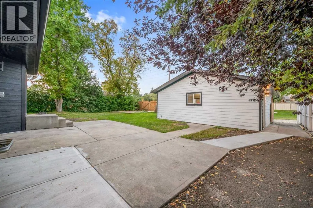 423 Queensland Circle SE