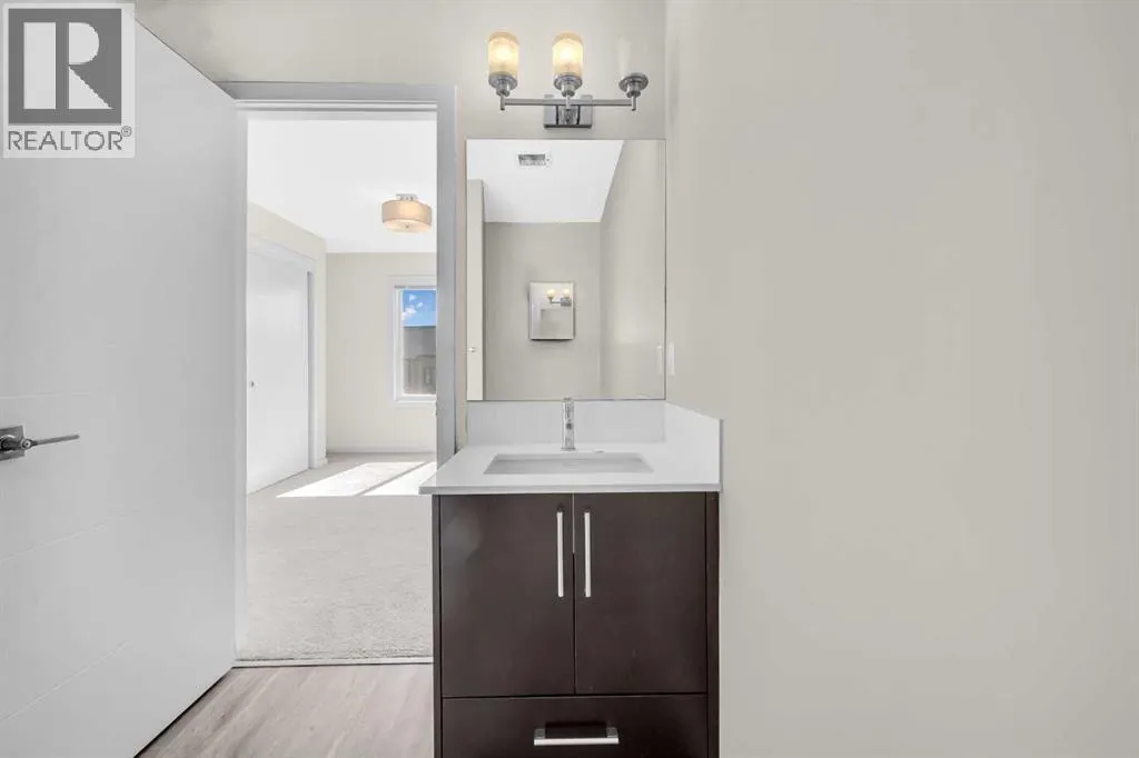 203, 525 Redstone Walk NE