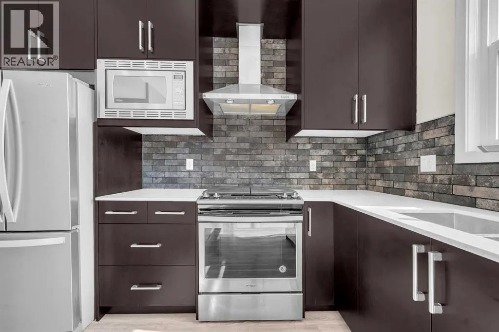 203, 525 Redstone Walk NE