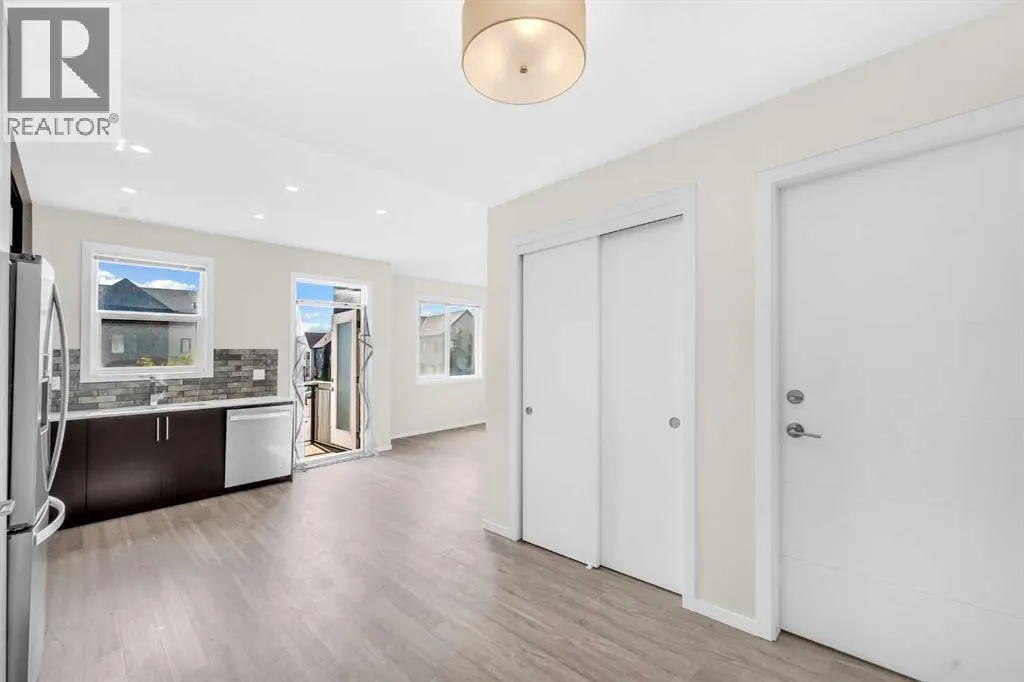 203, 525 Redstone Walk NE