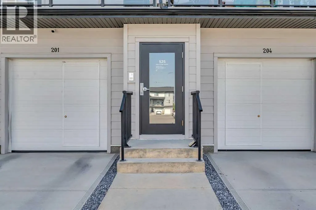 203, 525 Redstone Walk NE