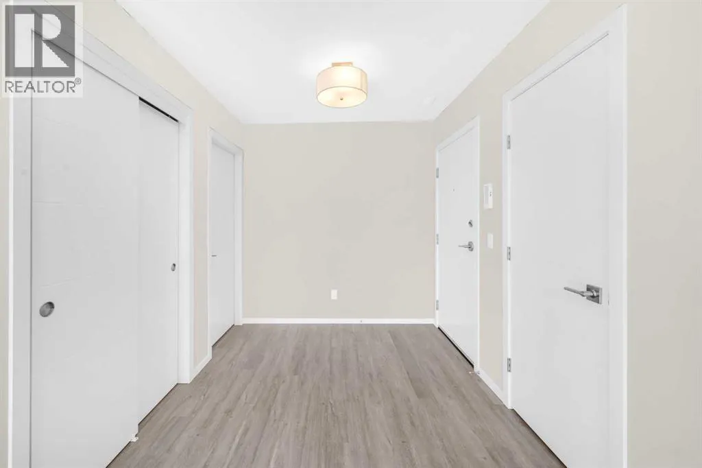 203, 525 Redstone Walk NE