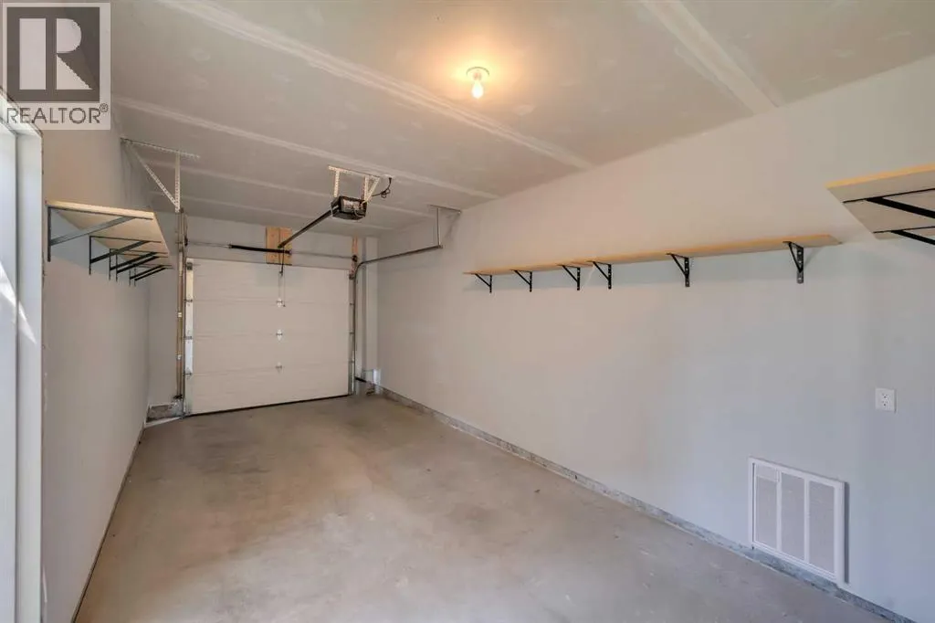 203, 525 Redstone Walk NE
