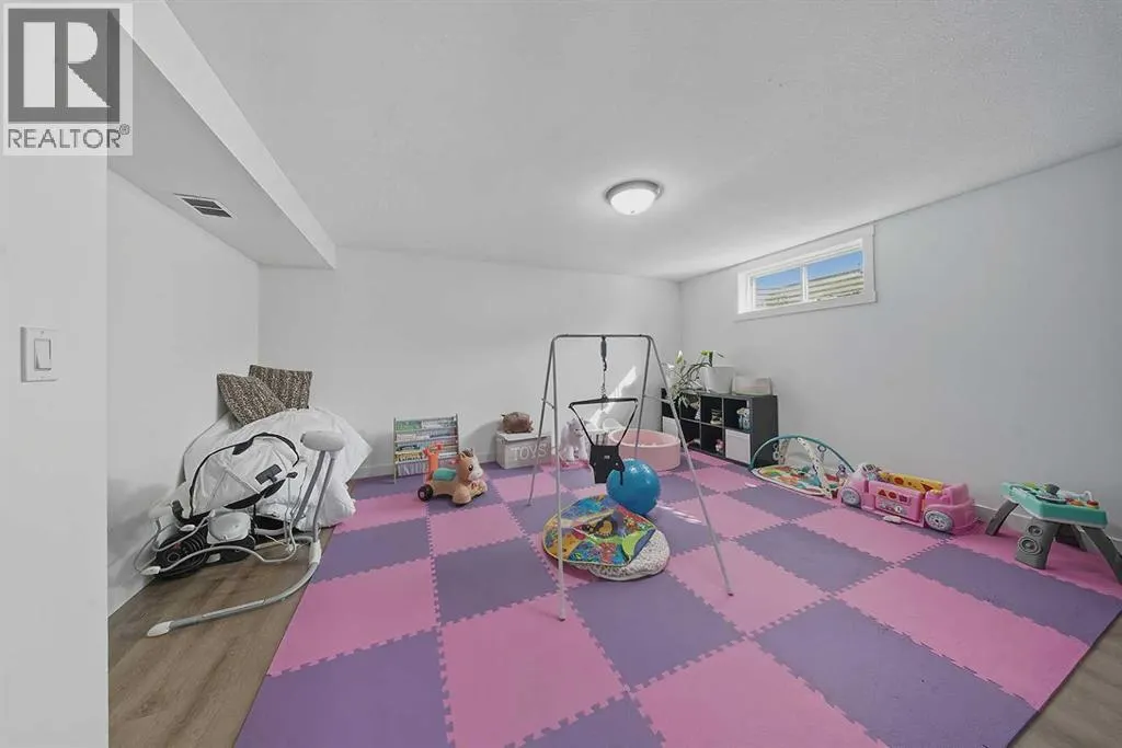 39 Denison Crescent