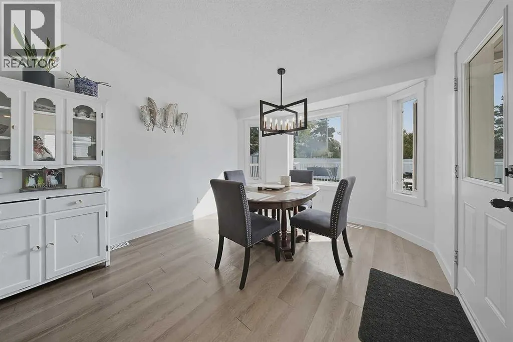 39 Denison Crescent