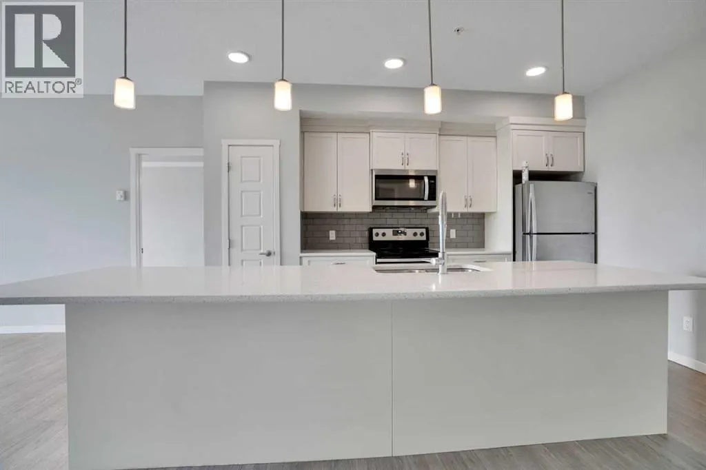 203, 20 Seton Park SE