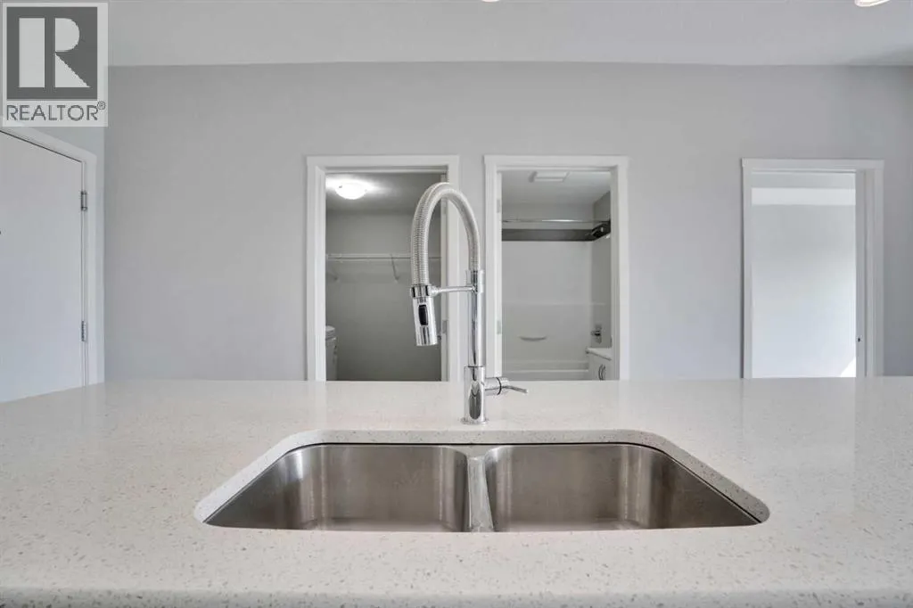 203, 20 Seton Park SE
