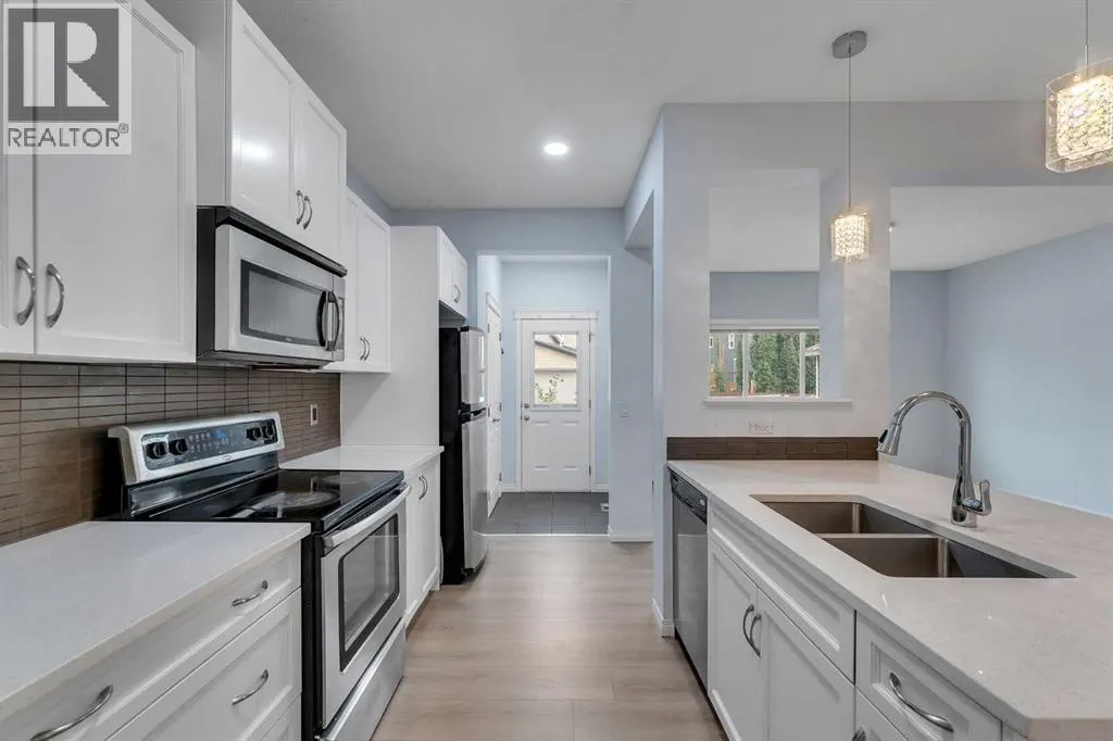 20 Copperpond Grove SE
