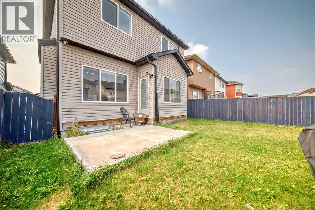 9 Saddlecrest Crescent NE