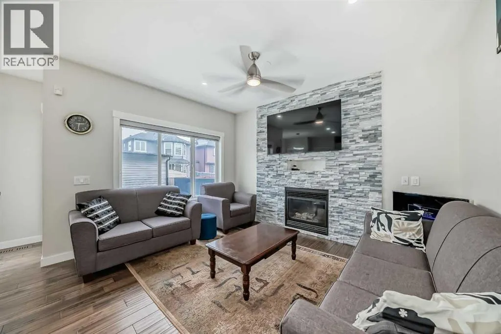 9 Saddlecrest Crescent NE