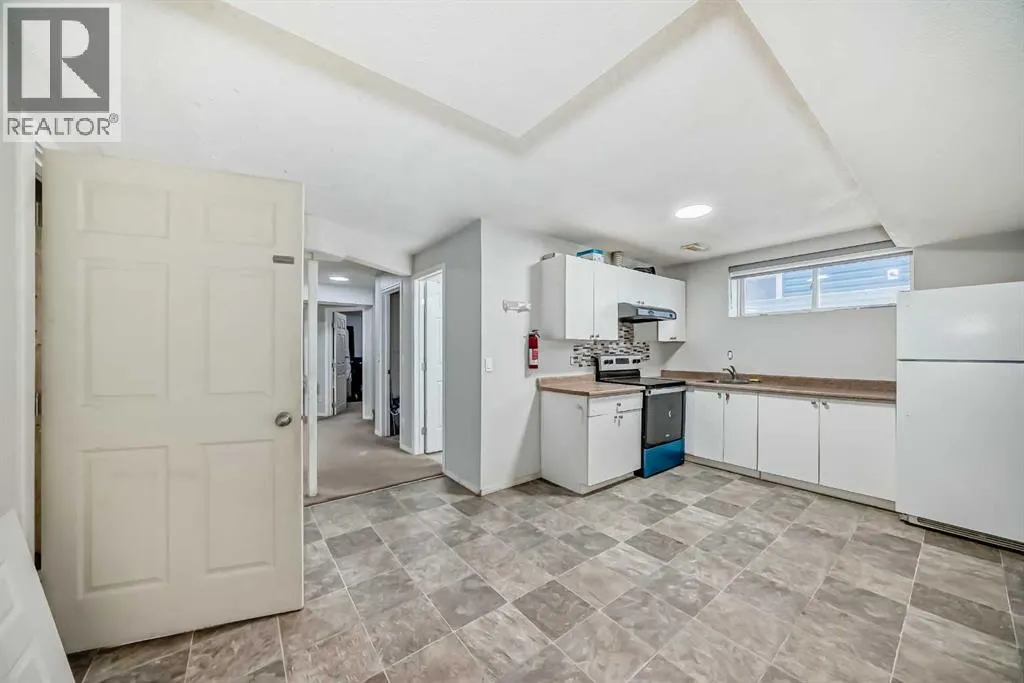9 Saddlecrest Crescent NE