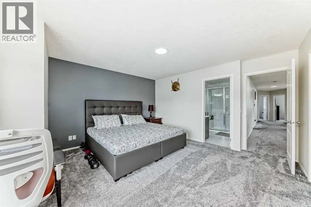 9 Saddlecrest Crescent NE