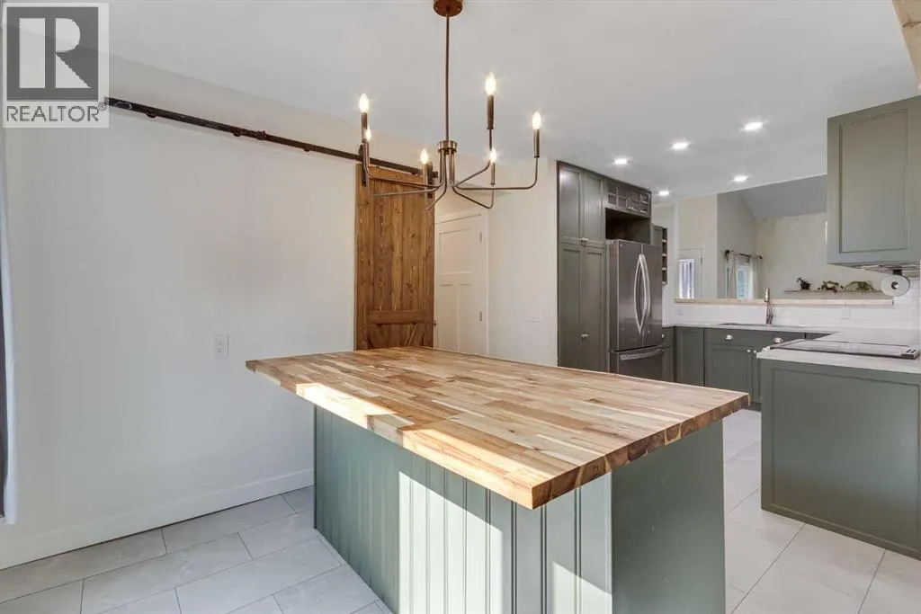 12 Deerbrook Bay SE