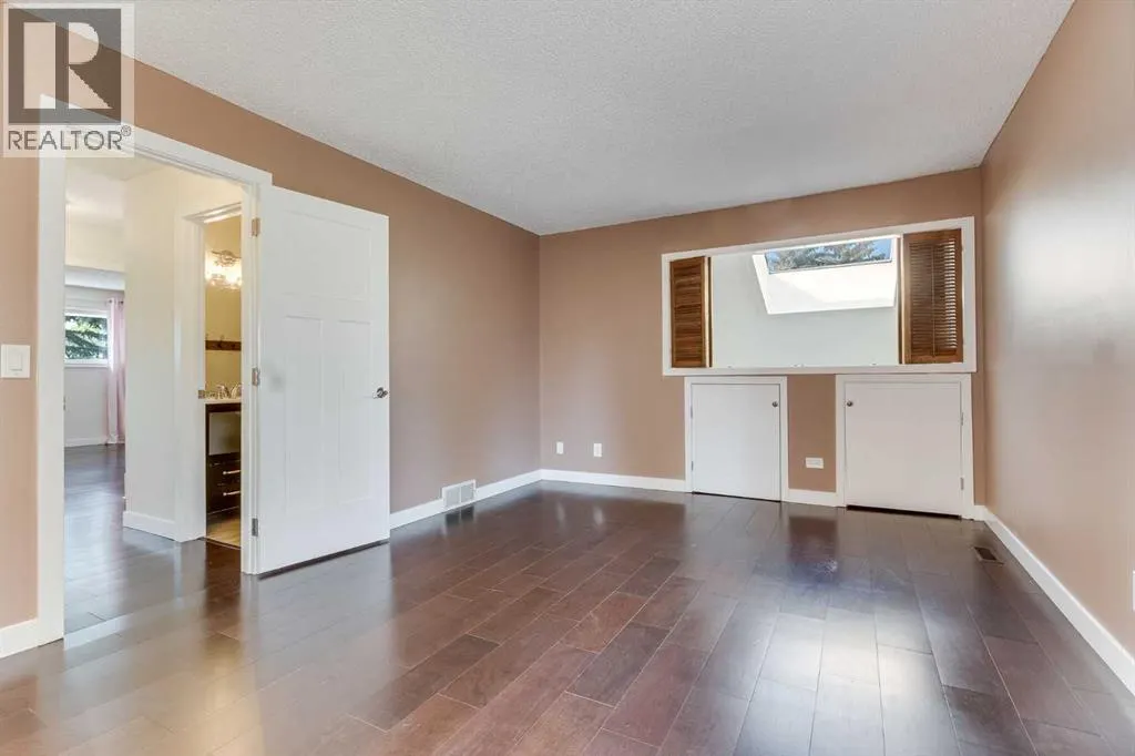 12 Deerbrook Bay SE