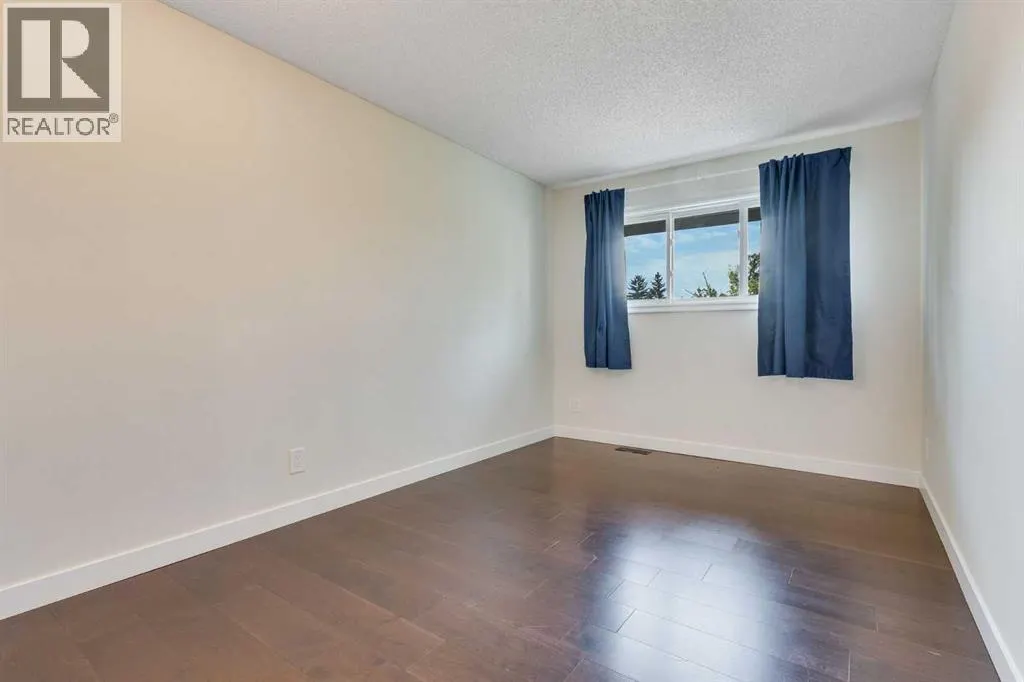 12 Deerbrook Bay SE
