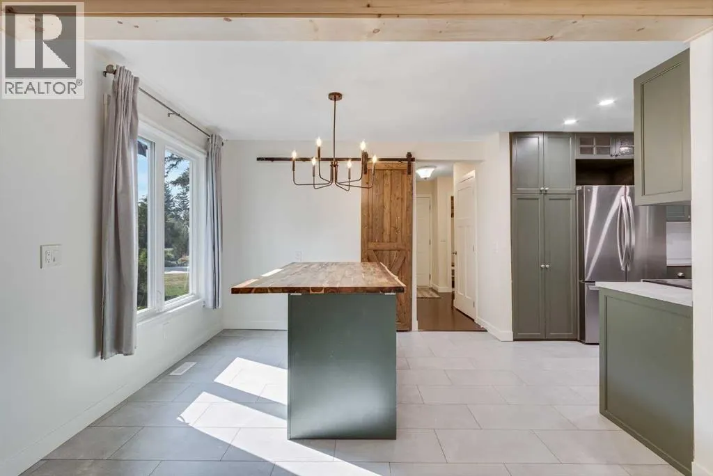 12 Deerbrook Bay SE