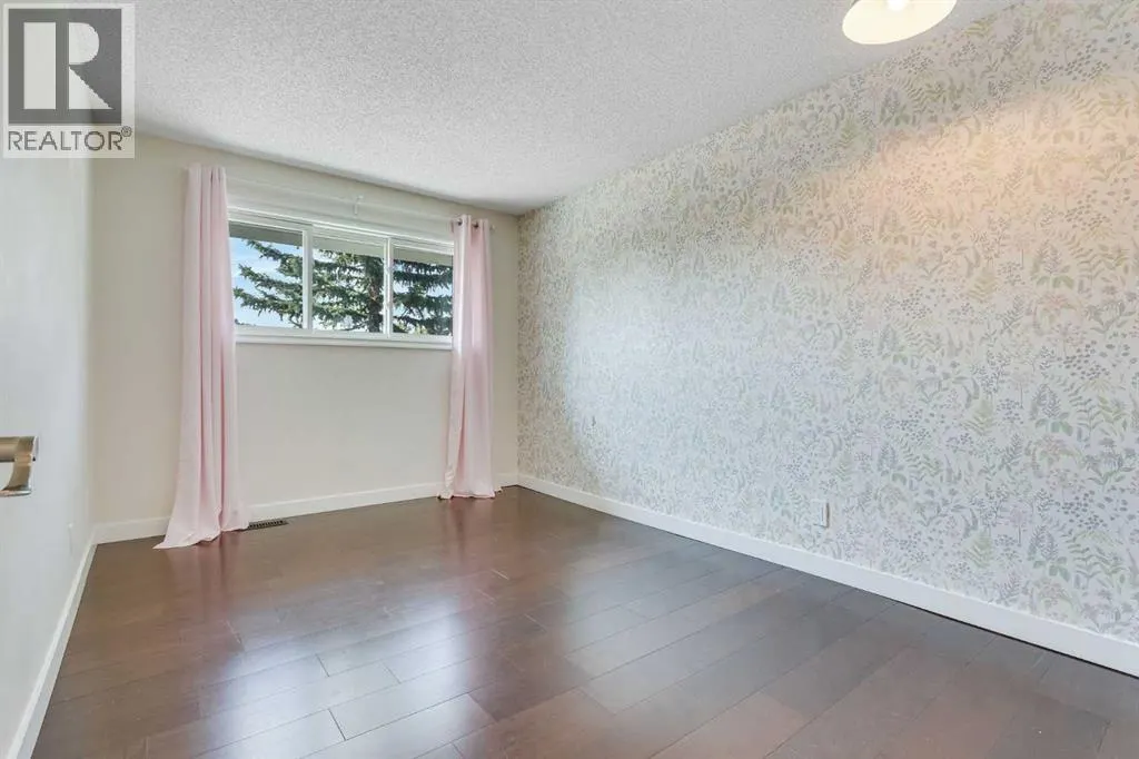 12 Deerbrook Bay SE