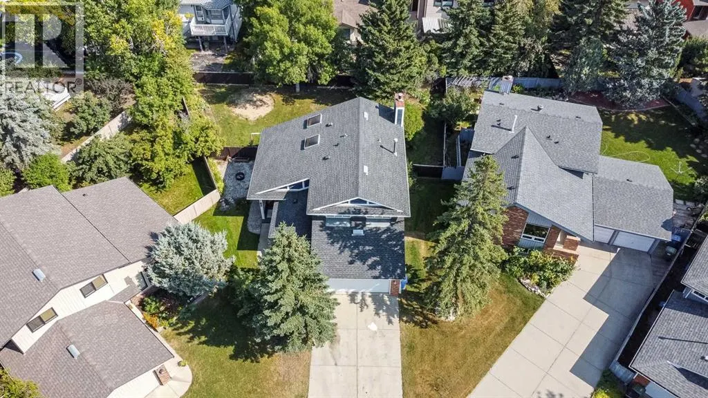 12 Deerbrook Bay SE