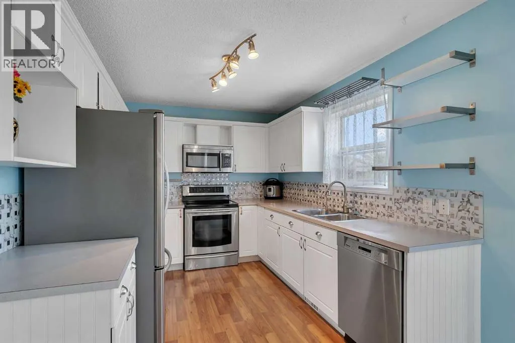 42 Martha's Haven Manor NE