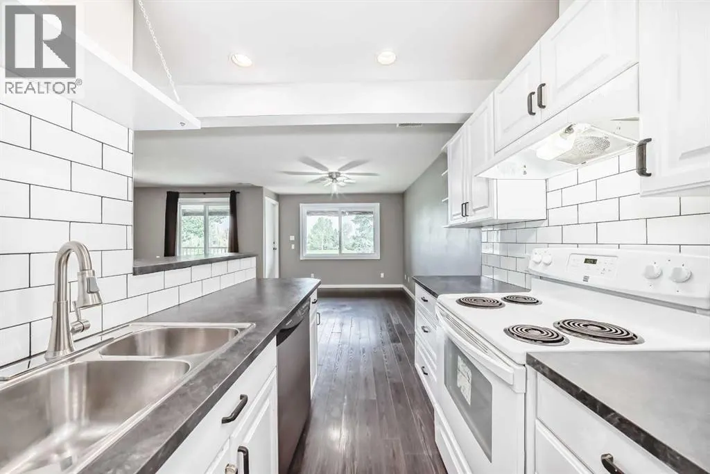 1221, 200 Brookpark Drive SW