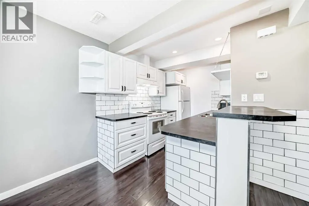 1221, 200 Brookpark Drive SW