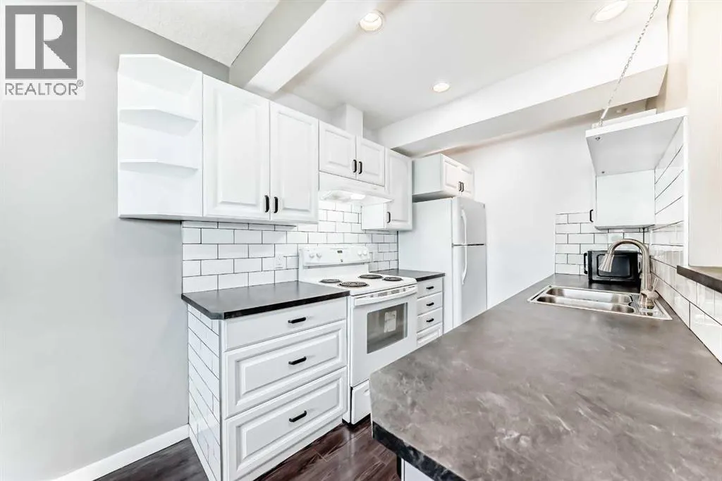 1221, 200 Brookpark Drive SW