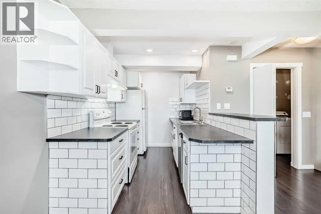 1221, 200 Brookpark Drive SW