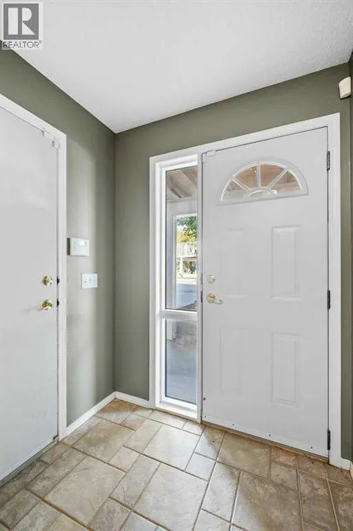 248 Regal Park NE
