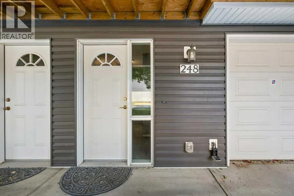 248 Regal Park NE