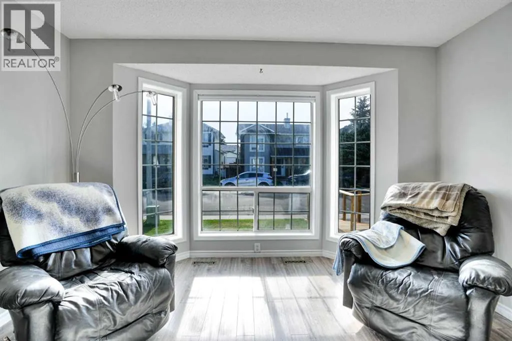 8 Woodside Circle NW