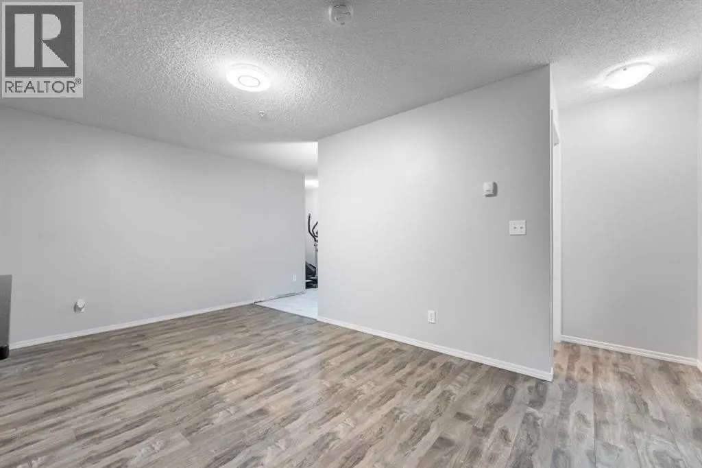 102, 15 Saddlestone Way NE
