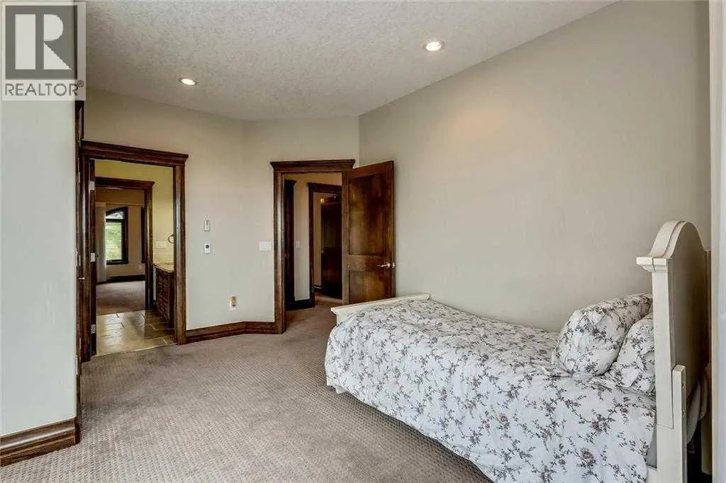 35 Elmont Drive SW