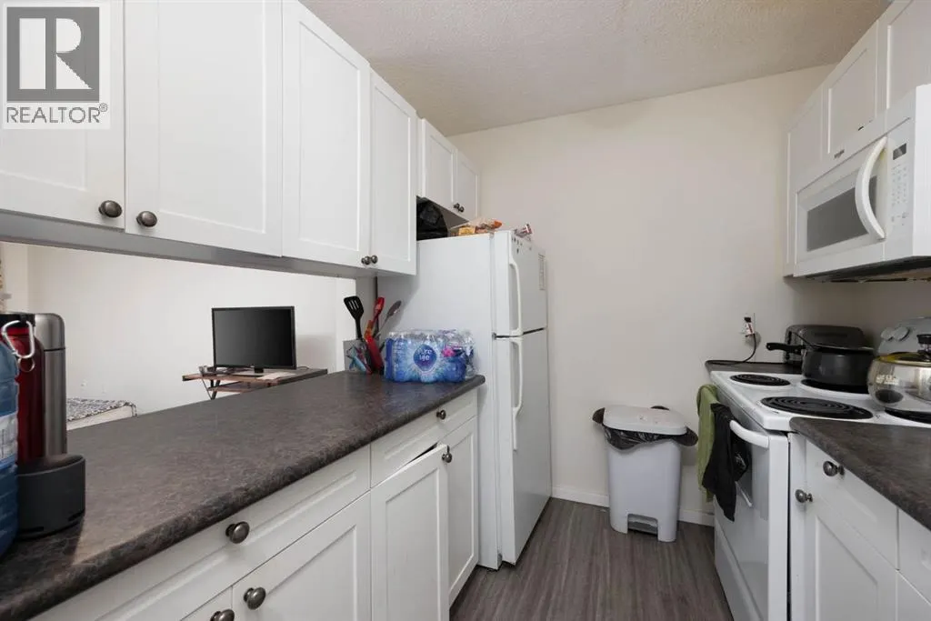 211, 14921 Macdonald Drive