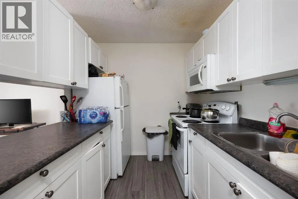 211, 14921 Macdonald Drive