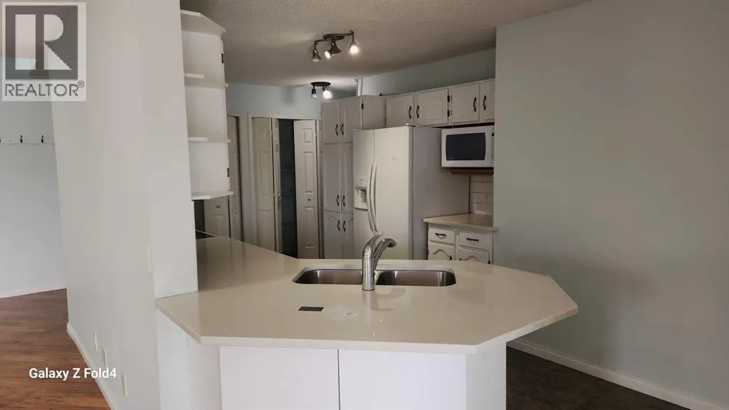 304, 39 Hidden Creek Place