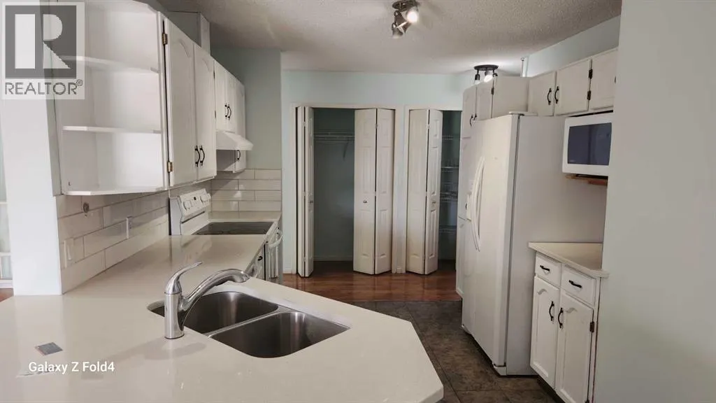 304, 39 Hidden Creek Place
