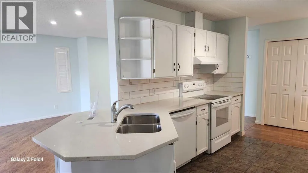304, 39 Hidden Creek Place