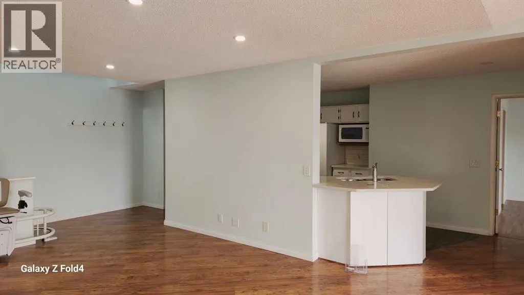 304, 39 Hidden Creek Place
