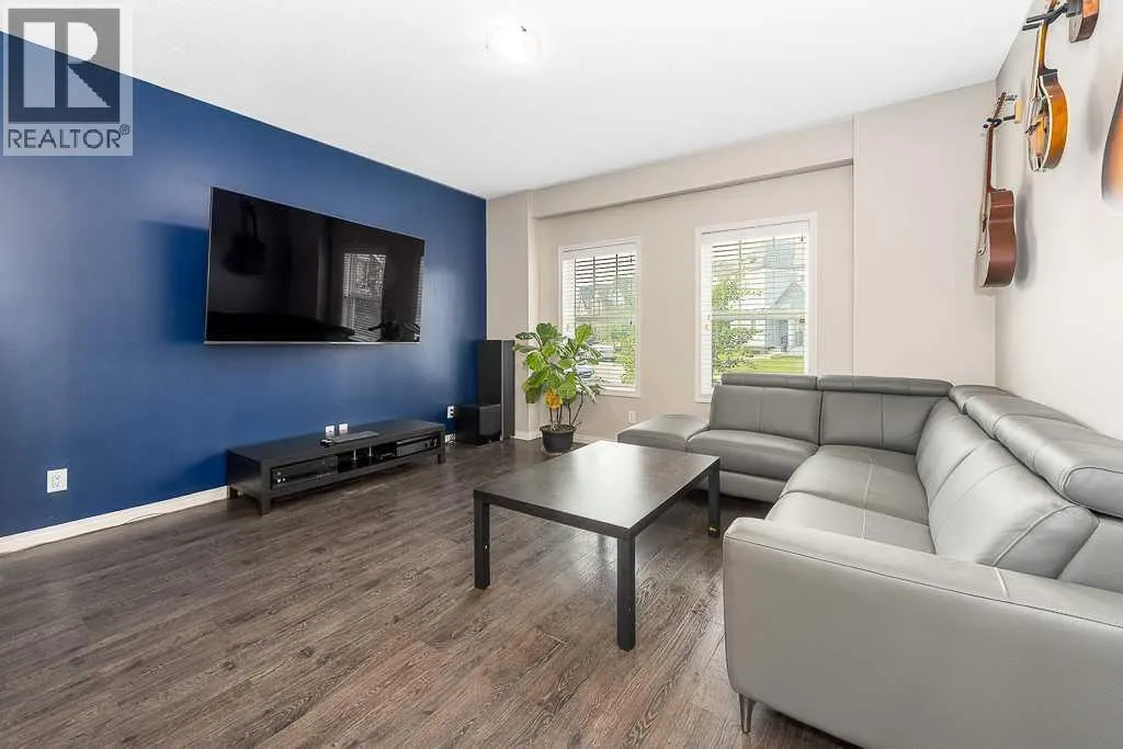 123 Mahogany Grove SE