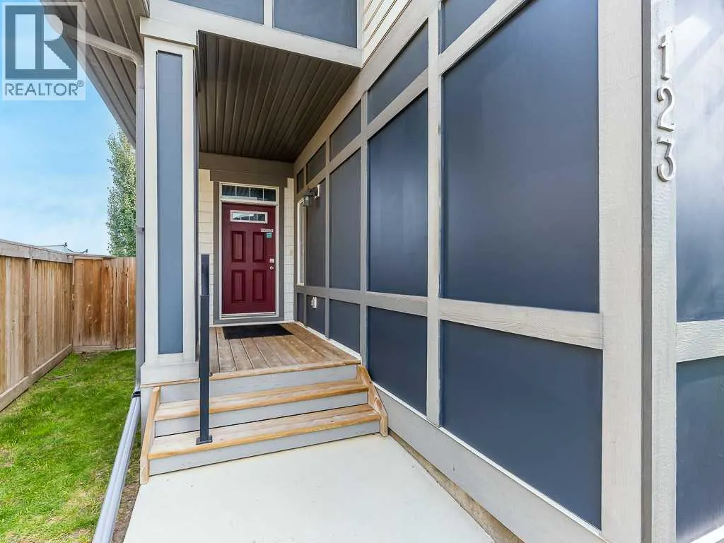 123 Mahogany Grove SE