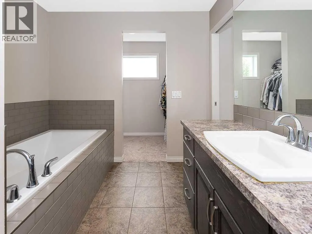 123 Mahogany Grove SE