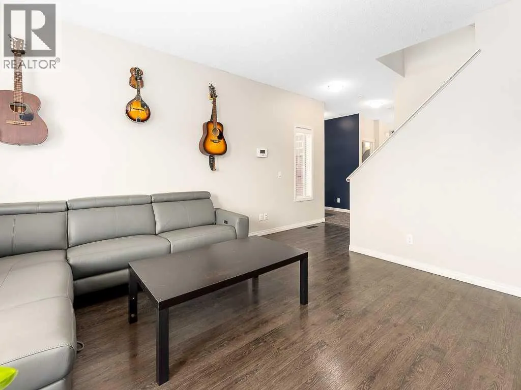 123 Mahogany Grove SE